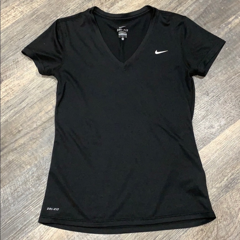 Nike v Neck Tee EUC